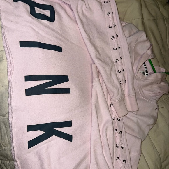 Soft light pink Victoria secret PINK cropped sweatshirt - Picture 2 of 3